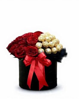 MOD.12 ARREGLO CON 24 ROSAS Y CHOCOLATES FERRERO